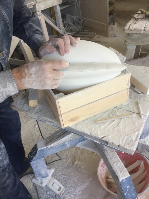 L’architecte François BRUNISHOLZ dans les ateliers Barsanti de Pietrasanta (I)